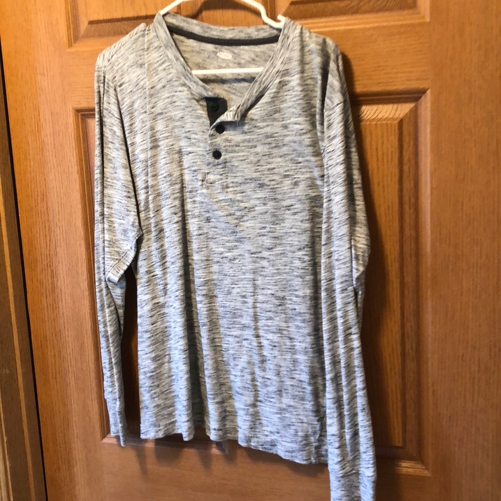 Old Navy longsleeve